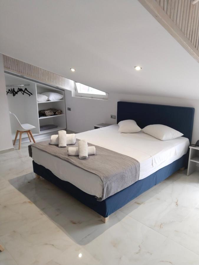 Hotel Almira Agía Triás Ngoại thất bức ảnh