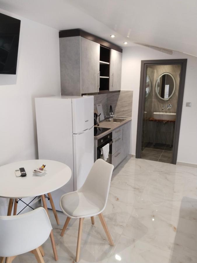 Hotel Almira Agía Triás Ngoại thất bức ảnh