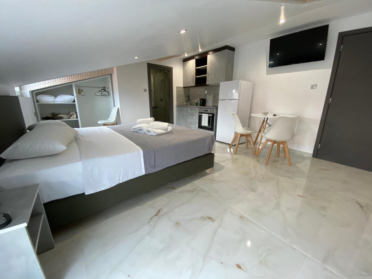 Hotel Almira Agía Triás Ngoại thất bức ảnh