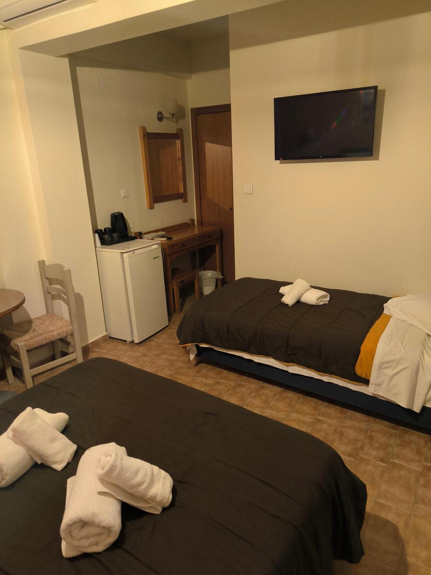 Hotel Almira Agía Triás Ngoại thất bức ảnh