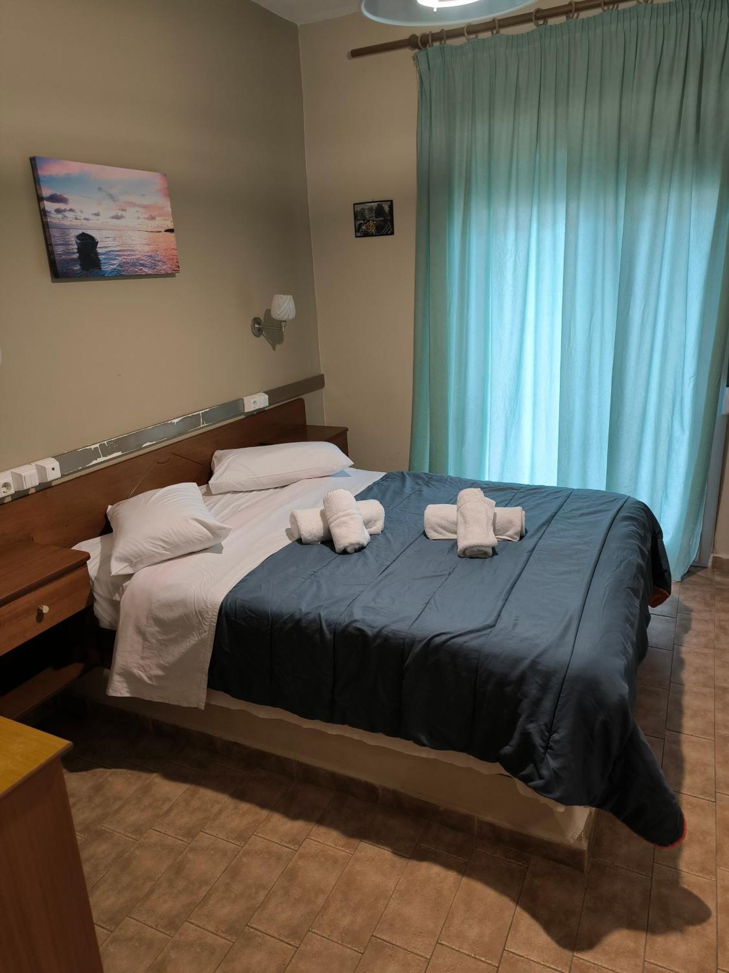Hotel Almira Agía Triás Ngoại thất bức ảnh